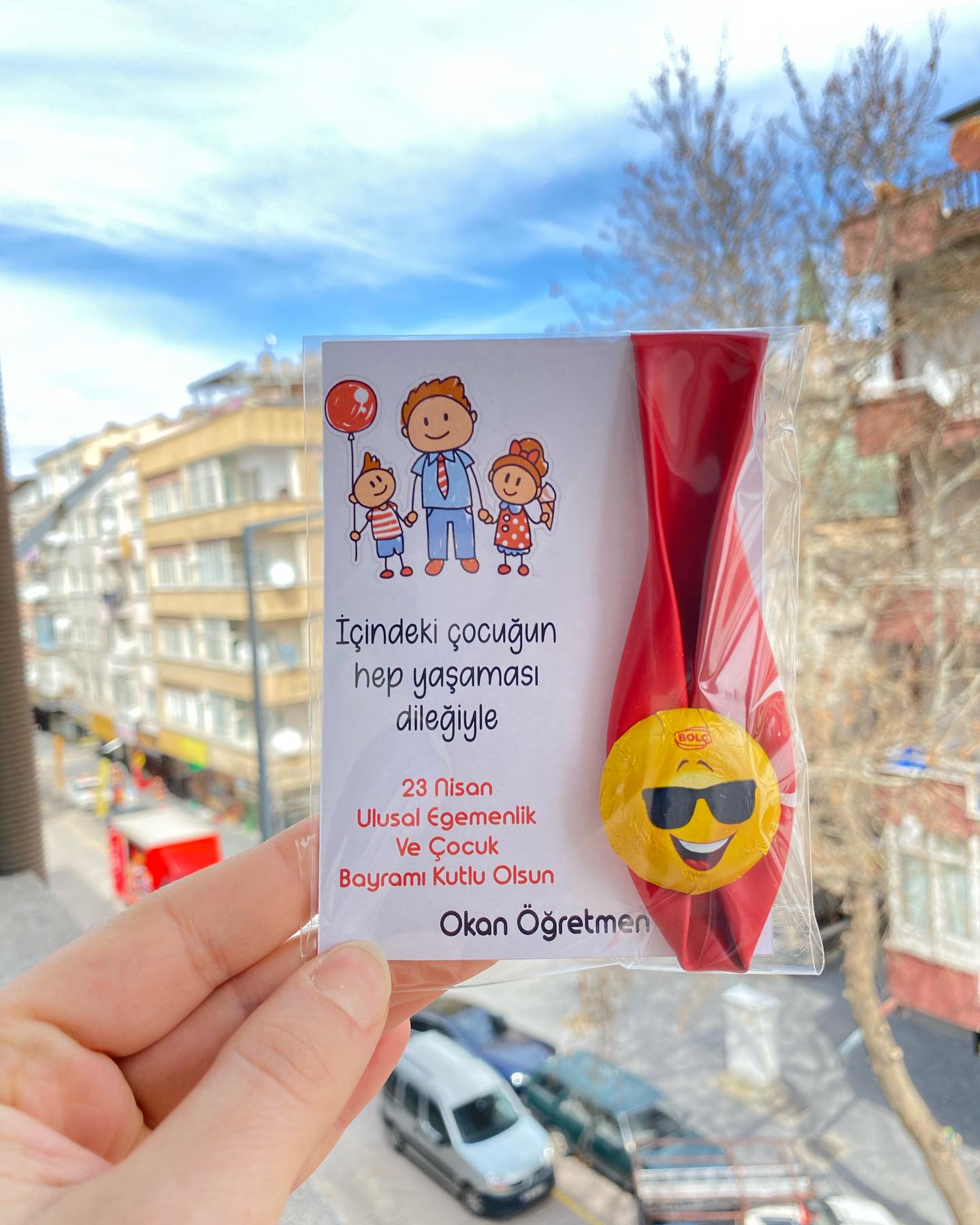 gizemlitohumlar_1711025094_3328642205656602563_8655279422 23 Nisan Özel: Türk Bayraklı Balon ve Çikolatalı Hediyelik Set - Görsel 1